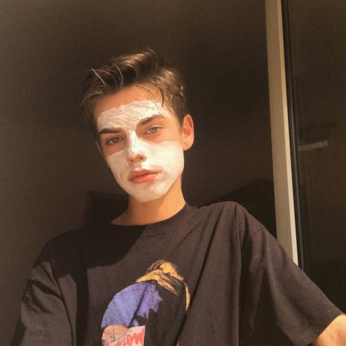 6686体育铁牌作者Betty