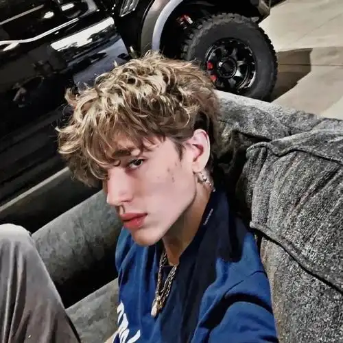 6686体育app铁牌作者Talia