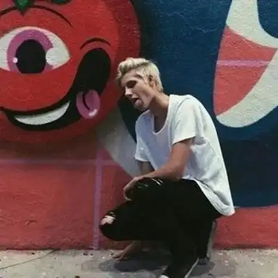 6686体育app金牌作者Xenia