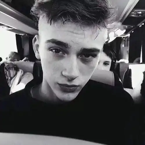 6686体育app铁牌作者Harriet