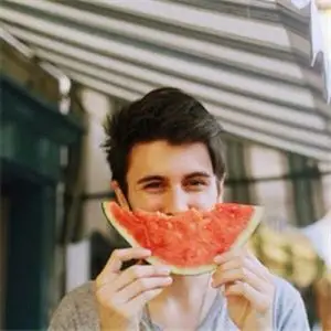 6686体育铁牌作者Emilia